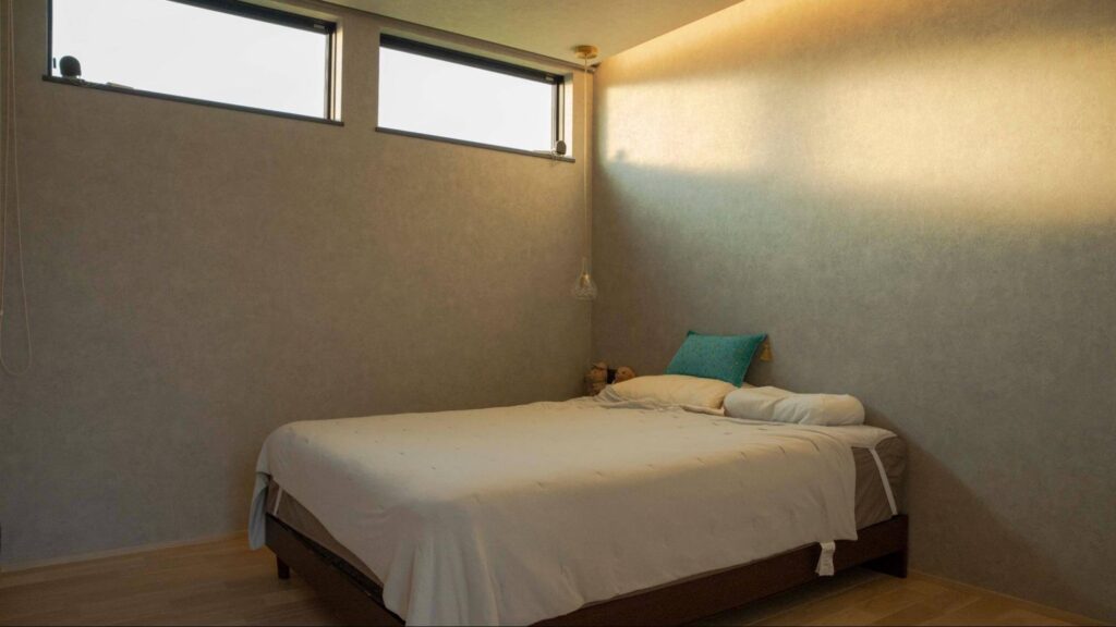 カーテン代わりとなる窓のアイテム