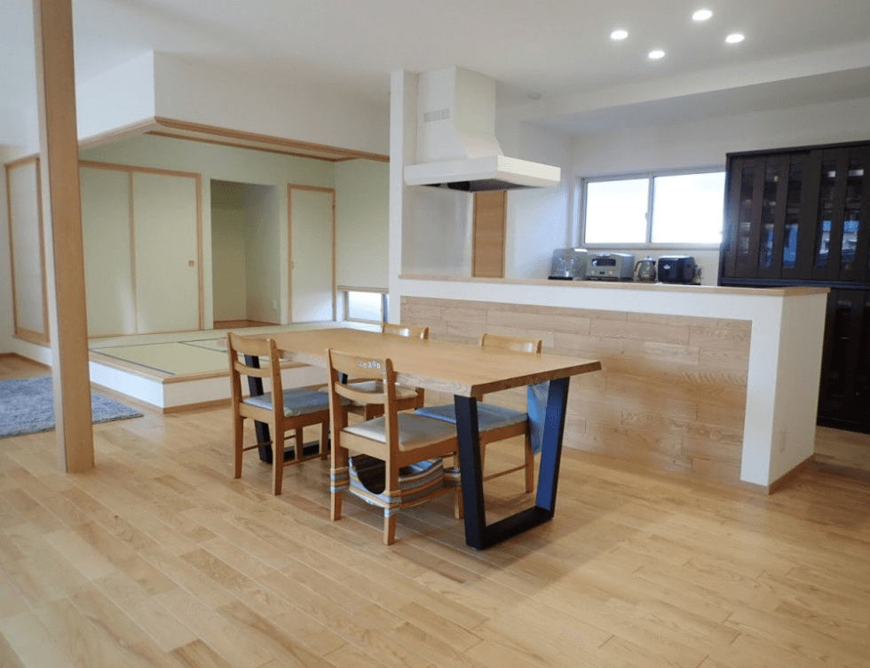 築60年の中古住宅を購入し、フルリフォームを行った事例